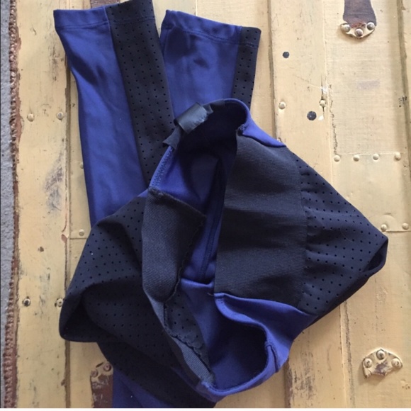 REVOLVE BLUE LIFE NAVY BLACK WORKOUT LEGGINGS S - Picture 9 of 10